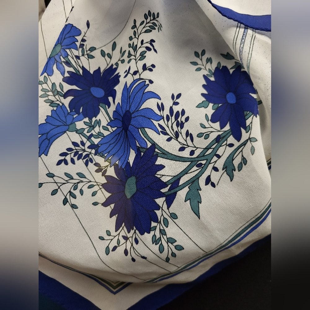 Pretty Floral Scarf - Picture 5 of 6